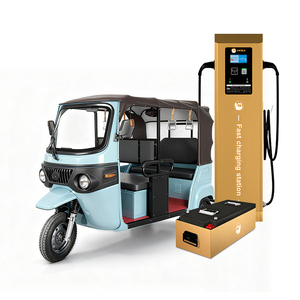 Tricycle électrique <span class=keywords><strong>Tuk</strong></span>-<span class=keywords><strong>tuk</strong></span> à carrosserie fermée 1000W, capacité de charge 400kg, conduite à droite, certifié CEE, transport de passagers sur courte distance - Product Image 1