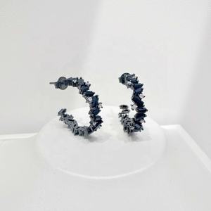 Boucles d'oreilles clous en argent sterling 925 plaqué or, zircon noir, style hip-hop, pour filles, bijoux fins, grandes boucles d'oreilles tendance pour l'été, idéales pour les fêtes. - Product Image 5