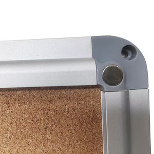 Caja Exterior con Cerradura para Tablero de Mensajes con Lámina de Corcho - Product Image 4