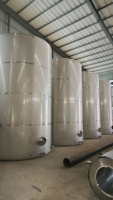 Réservoir de stockage en acier inoxydable de grande capacité pour le traitement chimique, le stockage de liquides industriels et les applications d'azote liquide