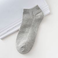 Vente en gros de chaussettes bon marché avec logo personnalisé de marques célèbres de créateurs de haute qualité Chaussettes de sport en coton de couleur personnalisée