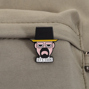 เข็มกลัดลายเฮเซนเบิร์กจากซีรีส์ Breaking Bad สุดสร้างสรรค์ ตลกขบขัน ทำจากโลหะผสมเคลือบเงา เหมาะสำหรับเชฟและคนรักการอบขนม - Product Image 6