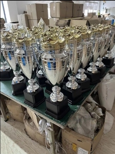 2025 बड़े आकार की चांदी प्लेटेड उच्च गुणवत्ता कस्टम धातु चैम्पियनशिप ट्रॉफी फुटबॉल बास्केटबॉल पुरस्कार ट्रॉफी - Product Image 4