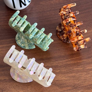 Pince à cheveux vintage en acétate en forme de feuille verte, grande pince requin couleur café, antidérapante - Product Image 6