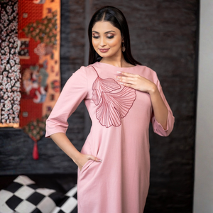 Vestido Maxi de Lino Rosa Pálido Elegante de Primera Calidad con Bordado Floral, Informal para Mujer - Product Image 6