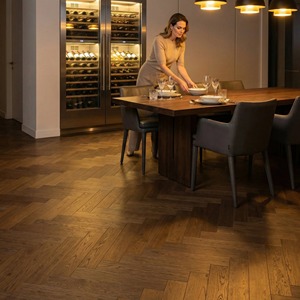 Suelo de <span class=keywords><strong>parquet</strong></span> de <span class=keywords><strong>roble</strong></span> en espiga de primera calidad con <span class=keywords><strong>precio</strong></span> directo de fábrica y entrega rápida para compradores mayoristas - Product Image 6