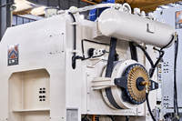 Ligne de production de presse à poinçonner pour conteneur à emporter alimentaire jetable automatique en aluminium