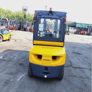 Montacargas Diésel Komatsu FWD 3T Usado en Venta, Mini Montacargas Original de Combustión Interna con Tracción 4x4, Neumáticos Sólidos/Neumáticos, 1 Año de Garantía - Product Image 5