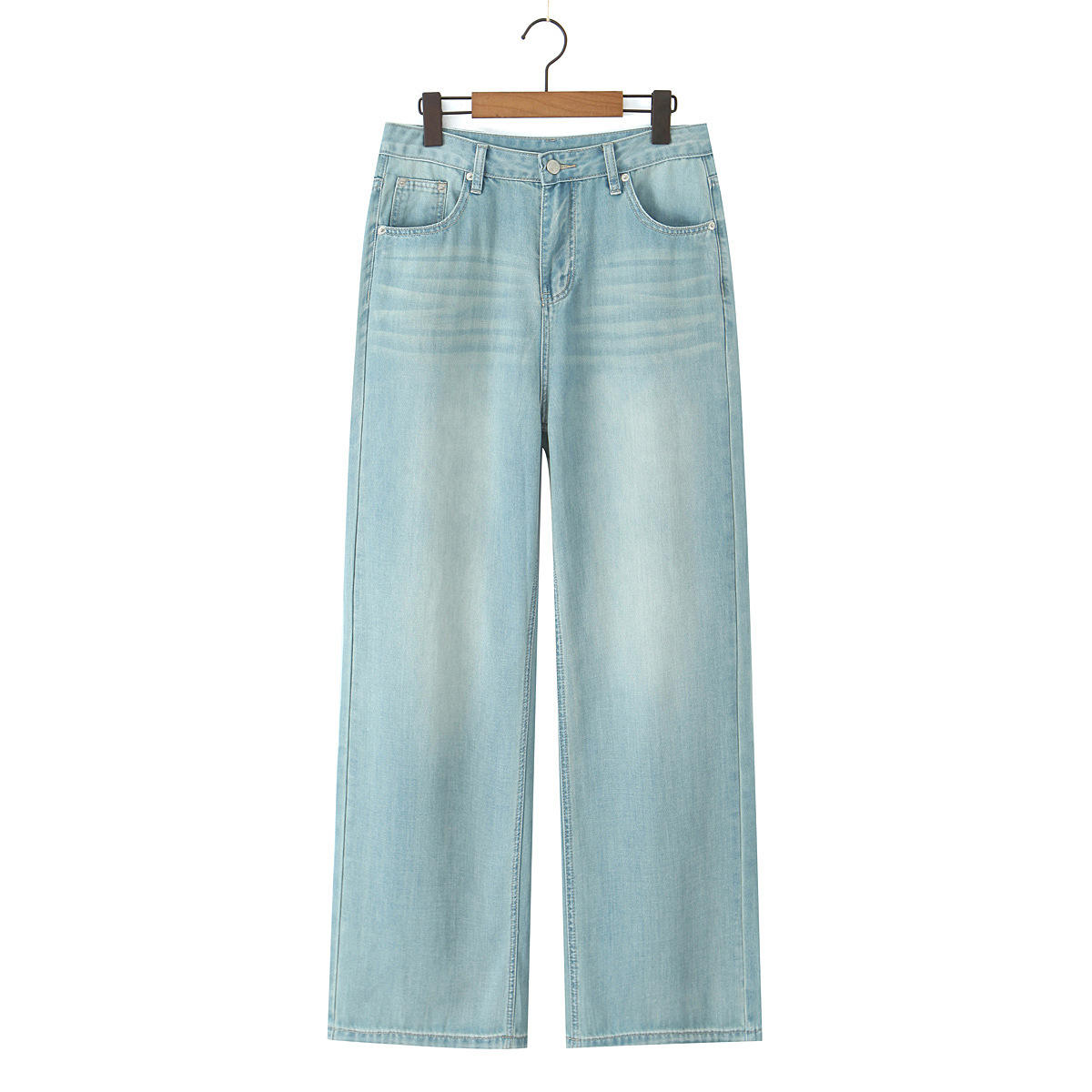 กางเกงยีนส์สีฟ้าอ่อน