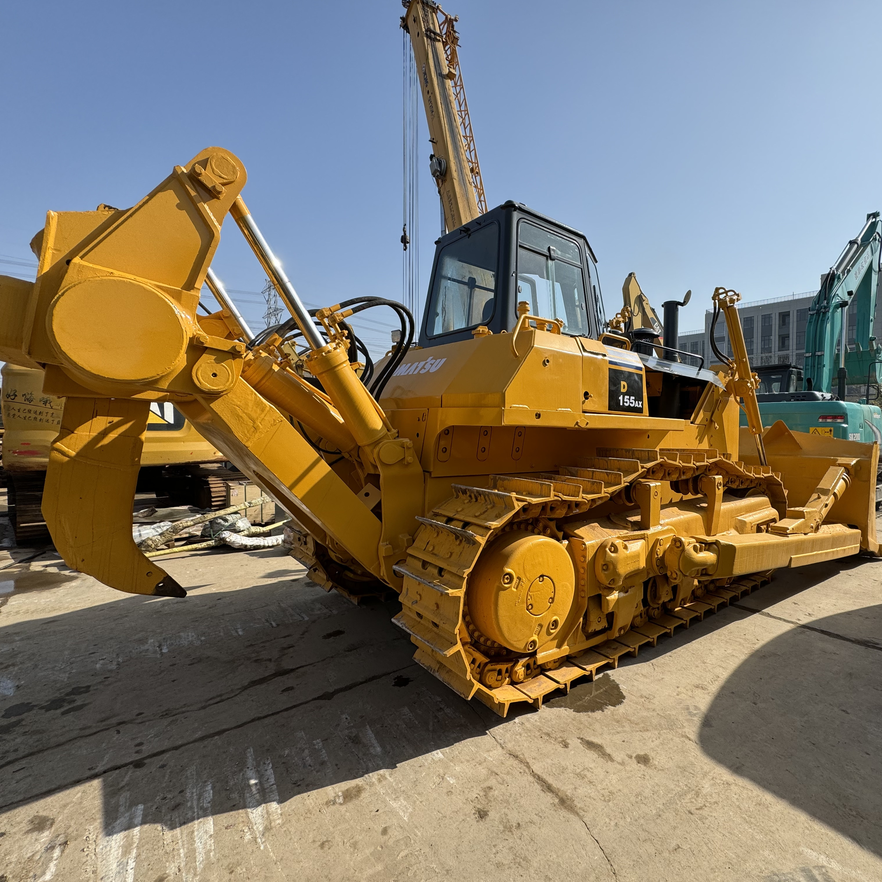 Used KOMATSU D155AX-5 Bulldozer KOMATSU SA6D104E Engine
