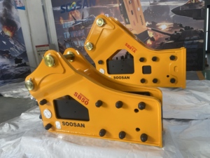 Marteau hydraulique de démolition de type triangulaire monté SB50 pour excavatrice de 11 à 16 tonnes - Product Image 2