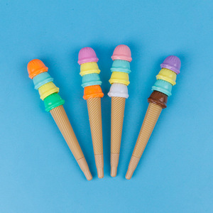 Penna a Sfera Ecologica dal Design Divertente a Forma di Gelato con Luce, Corpo da Viaggio e Scrittura Fluida per Scrivere in Movimento - Product Image 2