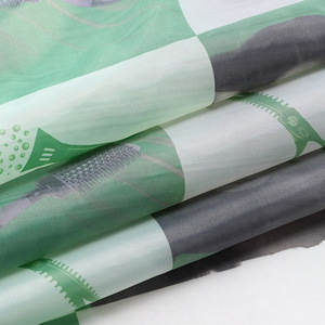 Capa de peluquería Wanmei, delantal estampado resistente al agua para uso doméstico en salón, diseño a cuadros verdes - Product Image 5