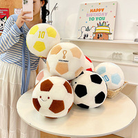 Peluche ballon de football dessin animé, rembourrée en coton PP, jouet doux avec panneaux colorés pour enfants, idéal pour les anniversaires et les salles de jeux