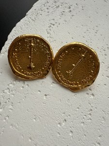 Pendientes colgantes de lujo con textura vintage, diseño de columna y moneda, estilo parisino, de nicho y llamativos - Product Image 4