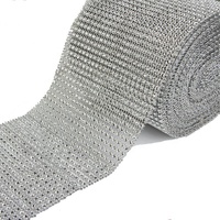 Vente chaude 24 rangées 4mm Base rouge 10 mètres/rouleau coupe de maille sans Zircons strass en plastique coudre sur la garniture de maille