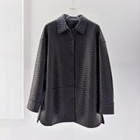 Veste en cuir tissé noir pour femme, style chemise boutonnée avec fente latérale pour la vie urbaine