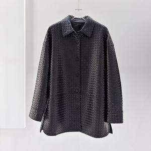 <span class=keywords><strong>Giacca</strong></span> Nera in Pelle Intrecciata da <span class=keywords><strong>Donna</strong></span> Stile <span class=keywords><strong>Camicia</strong></span> con Bottoni e Spacchetti Laterali per la Vita Urbana - Product Image 4