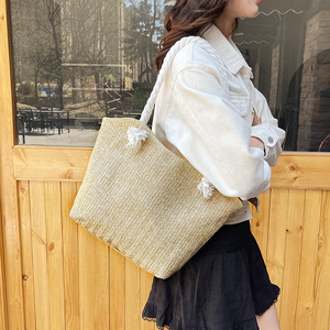 Sac à bandoulière pliable grande capacité, nouveau modèle, en paille, fourre-tout tendance avec fermeture éclair pour femme - PLAYMAX Plage et Extérieur - Product Image 3