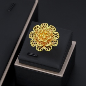 Bague de mariage de luxe plaquée or 24 carats pour femme, style classique, motif floral ajouré, principalement en laiton, vente en gros Jxx - Product Image 3