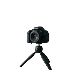 Appareil photo reflex numérique d'occasion certifié <span class=keywords><strong>Canon</strong></span> EOS <span class=keywords><strong>600D</strong></span> avec objectif 50mm F/1.8, kit 18MP, écran inclinable, pour portraits et bokeh, vente en gros mondiale - Product Image 1