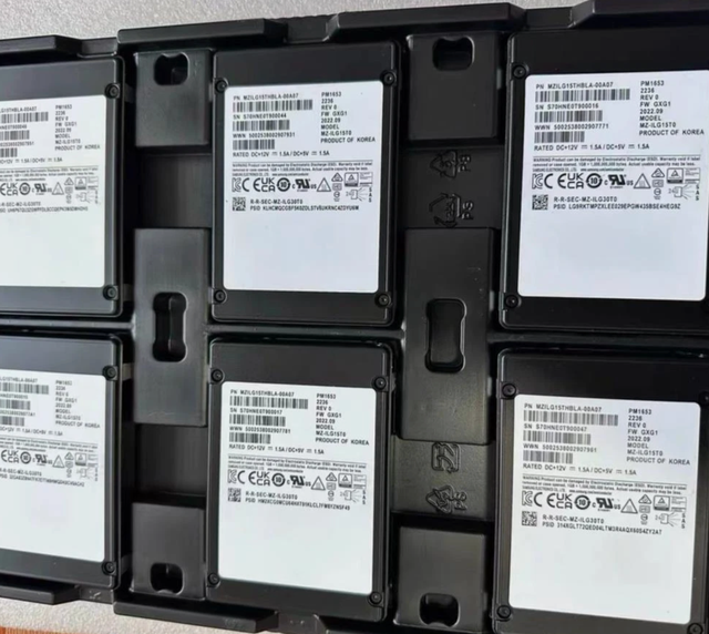 For Samsung 15.36TB SAS 24Gbps 2.5inch Enterprise Solid State Drive MZILG15THBLA-00A07