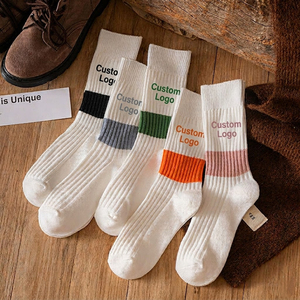 Chaussettes en coton avec logo brodé, fabrication OEM, chaussettes brodées personnalisables - Product Image 2