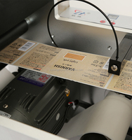 Étiqueteuse de bouteilles rondes semi-automatique