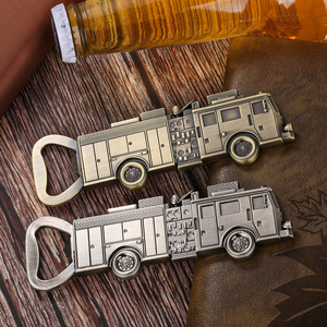 Ouvre-bouteille en forme de camion de pompiers, cadeaux pour hommes, papa, grand-père - Accessoire de bar en forme de camion de pompiers en bronze - Product Image 6