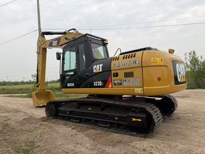 Excavadora Hidráulica Diésel Mediana Caterpillar 323D2 de Alta Calidad a Precio de Fábrica, en Excelentes Condiciones de Trabajo, en Venta - Product Image 3