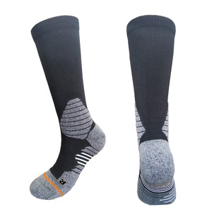 Vente en gros Chaussettes d'hiver en laine durables et confortables personnalisées pour adultes Chaussettes de chasse chaudes en laine mérinos pour le <span class=keywords><strong>ski</strong></span> et le snowboard - Product Image 1