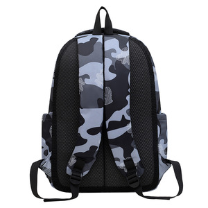 Sac à dos de voyage décontracté léger en nylon et polyester à rayures, trois pièces, pour étudiants, hommes et femmes, idéal pour l'école et les voyages transfrontaliers. - Product Image 2