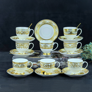 Set Regalo di 12 Tazze e Piattini in Ceramica Dorata di Lusso Personalizzabili, Tazze da Tè in Porcellana Tradizionale Mediorientale con Piattini - Product Image 2