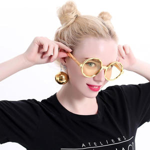 Lunettes de soleil rétro disco en gros, lunettes de fête amusantes pour les filles, cadeaux de fête, cadeaux pour les amoureux, Saint-Valentin, mariage, hommes, femmes - Product Image 3