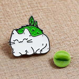 เข็มกลัดเคลือบแบบแข็งลายการ์ตูนอนิเมะน่ารักสลักโลโก้เคลือบแบบแข็งผลิตตามสั่ง - Product Image 4