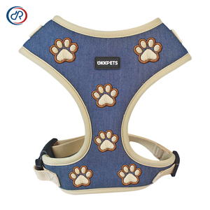 Arnés de Mezclilla para Perro al por Mayor del Fabricante <span class=keywords><strong>2026</strong></span>, Lindas Patas Bordadas, Arnés Ajustable para Perro con <span class=keywords><strong>Collar</strong></span> y Correa - Product Image 1