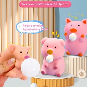 Poupée anti-stress en TPR Cochonnet qui souffle des bulles avec fonction musicale et à pincer pour enfants de 14 ans et plus, jouet de bureau en tissu nylon - Product Image 2