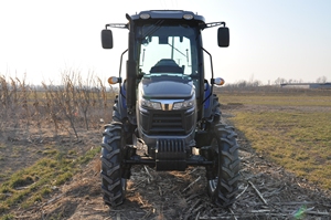 Chine Offre Spéciale 90 <span class=keywords><strong>hp</strong></span> 100hp 4*4 tracteur agricole prix nouveau QLN <span class=keywords><strong>pas</strong></span> <span class=keywords><strong>cher</strong></span> roue 90 <span class=keywords><strong>hp</strong></span> 100hp tracteur moteur diesel 4WD tracteur prix indien - Product Image 6