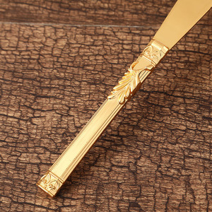 Set di formine per torte e coltelli da sposa in lega di zinco oro di lusso con manico in ananas - Product Image 3