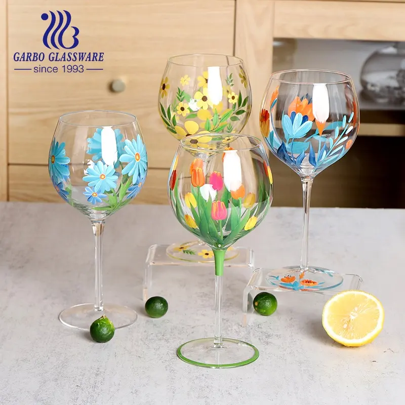 Verres à pied en verre de placage faits à la main de nouveaux designs de chine pour la boisson au vin grossiste gobelet à eau de couleur pour la verrerie à vin en vrac