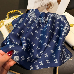 <span class=keywords><strong>Foulard</strong></span> <span class=keywords><strong>en</strong></span> satin doux style bandana, léger, pour cheveux ou cou, effet <span class=keywords><strong>soie</strong></span> vintage, motif cachemire, carré, OEM/ODM - Product Image 2