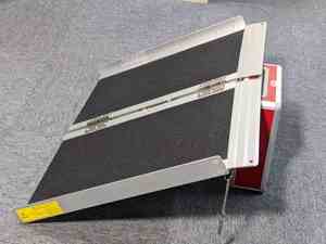 Rampe portable personnalisée rampe mobile pour fauteuil roulant sans obstacle en alliage d'aluminium - Product Image 6