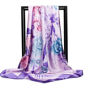 Hijab instantané musulman malaisien 90 cm carré en soie de mûrier avec motif panier doré et nom de marque personnalisé - Product Image 5