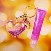 Haute qualité marque personnalisée baume à lèvres coeur pendentif décoration hydratant brillant à lèvres crème formes liquides cosmétiques hautement pigmentés