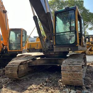 Excavadora de cadenas Volvo EC240 usada, 24 toneladas, 120 kW de potencia, capacidad de cazo de 1.32 m, precio competitivo, bomba no disponible para informe. - Product Image 3