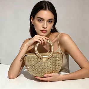 OEM ODM Sparkling crystal evening <b>bag</b> Chained crystal clutch Elegant party clutch Princess women clutch new design clutch <b>bag</b> - Product Image 2