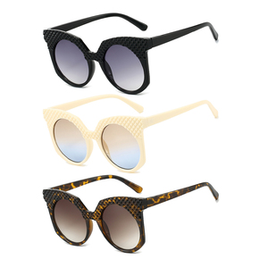 Occhiali da Sole Cat Eye Texturizzati per Donne in Tartaruga Beige e <span class=keywords><strong>Nero</strong></span> per un Look Audace - Partner del Marchio - Product Image 1