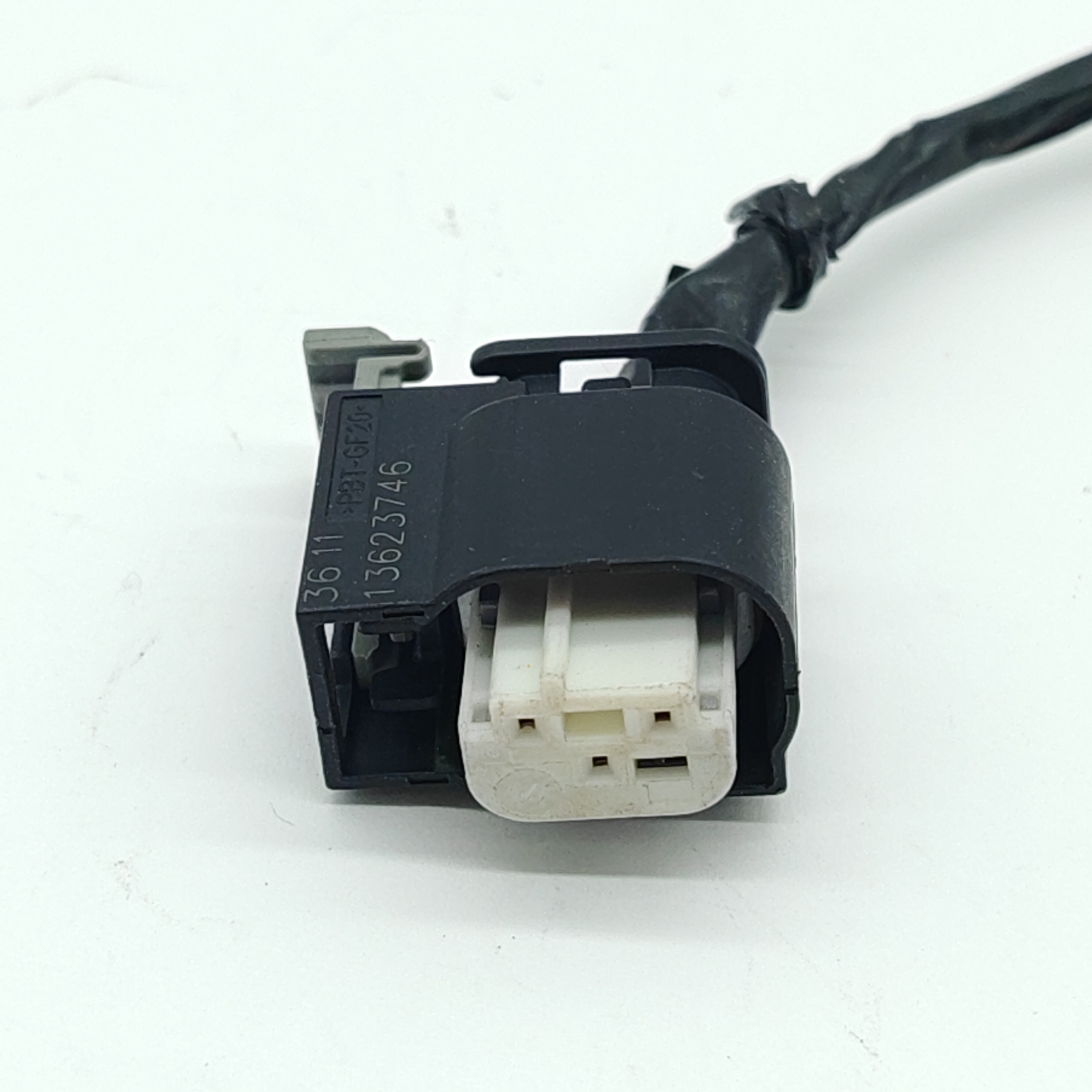 Automotive Waterproof Wire Harness Connector for Car Connector Plug 3-Pin Female CT3-0048M-6