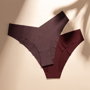 <span class=keywords><strong>Slip</strong></span> <span class=keywords><strong>Invisibili</strong></span> Morbidi ed Elastici per Donne, Mutandine Senza Cuciture, Senza Ferretto, Taglio a V, Comode e Indetettabili - Product Image 4