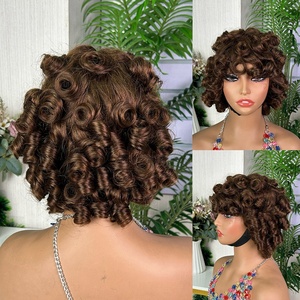 Perruque courte bouclée Omotola de 10 pouces, fabriquée à la machine, 100 % cheveux humains Remy, style naturel, transparente, peut être teinte/permanente <span class=keywords><strong>avec</strong></span> <span class=keywords><strong>frange</strong></span> - Product Image 3